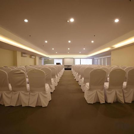 Sequoia Hotel Quezon City Extérieur photo