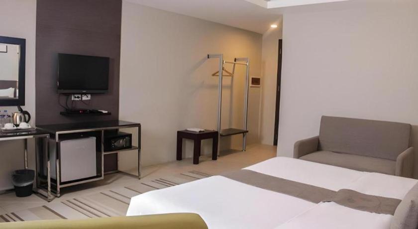 Sequoia Hotel Quezon City Extérieur photo